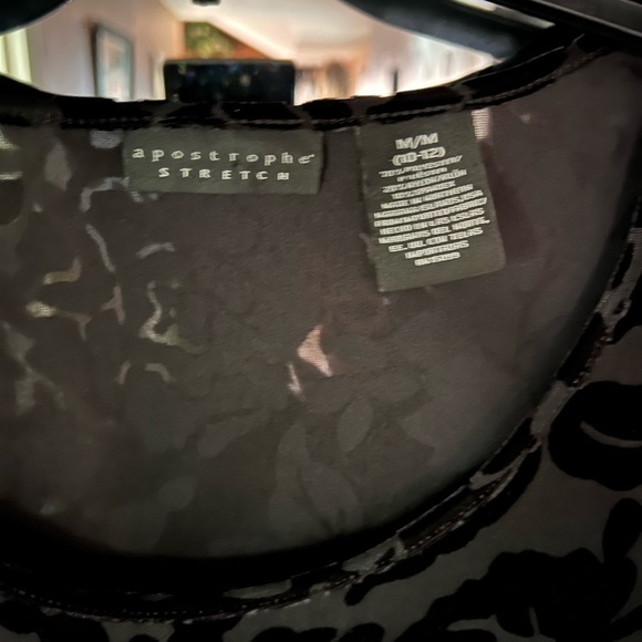 🖤🖤EUC- BLACK FLORAL LIGHT SHEER VERY PRETTY SHIRT🖤🖤 SZ M - Picture 4 of 5